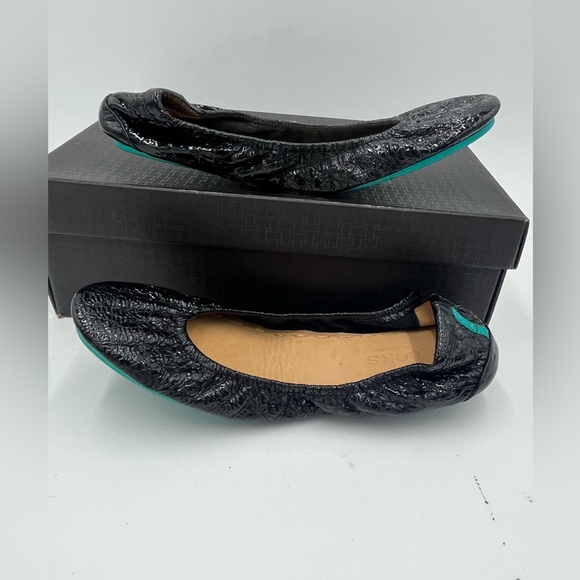Tieks by Gavriell Black Marble Crinkle Patent Ballet Flats size 7 - Picture 3 of 5